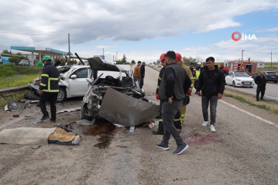Kırıkkale'de otomobiller çarpıştı: 2 ölü, 7 yaralı
