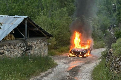 Otomobil Alev Alev Yandı...