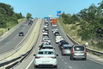 Bayram dönüşü Bursa yolunda trafik yoğunluğu