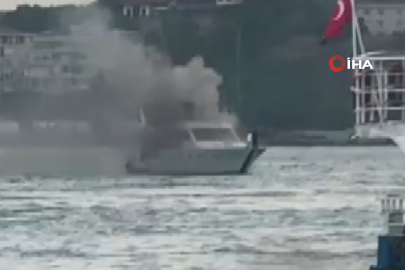 Bebek Sahili'nde bir tekne alevlere teslim oldu