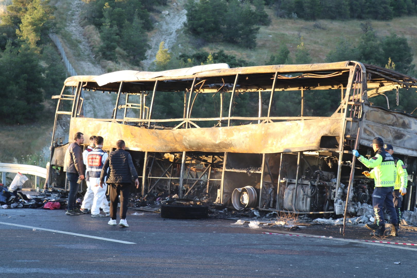 Denizli’deki 8 kişinin öldüğü otobüsten geriye sadece demir yığını kaldı