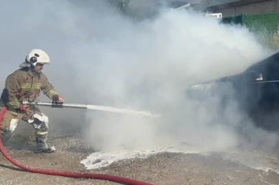 Antakya'da Otomobil Alevlere Teslim Oldu