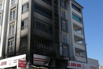 Alışveriş Merkezinde Çıkan Yangın Paniğe Neden Oldu