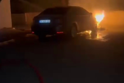 Park Halindeki Otomobil Alev Alev Yandı