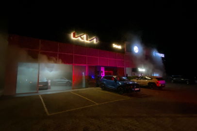 Oto Servisinde Çıkan Yangın Panik Yarattı