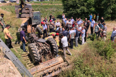 Kontrolden çıkan traktör köprüden aşağı uçtu
