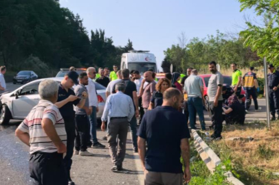 Bursa'da iki otomobil çarpıştı: 6 yaralı