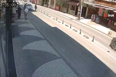 Yolun karşısına geçen engelli yayaya otomobil çarptı