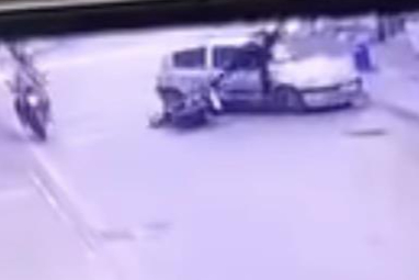 Bursa’da ilginç kaza...Yapay zeka değil, gerçek kaza görüntüsü