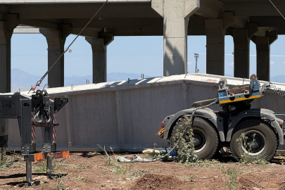 Diyarbakır'da Acı Olay! 15 Tonluk Beton Blok Altında Kaldılar