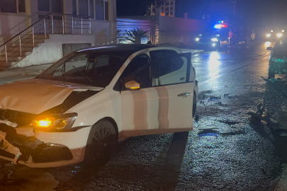 Üç Otomobil Çarpıştı: 3 Yaralı