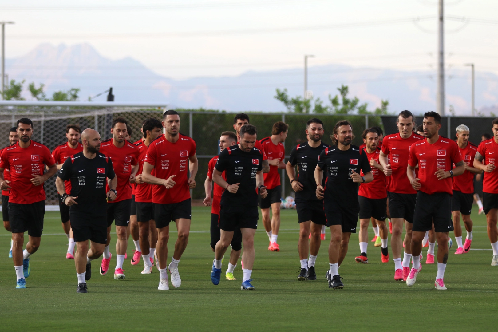 A Milli Futbol Takımı’nda Paraguay maçının hazırlıkları başladı