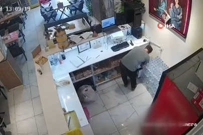 Kafede mutfak tüpü patladı: Olay anı kamerada