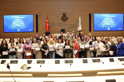 Hijyen Eğitimini Tamamlayan Kadınlara Sertifika