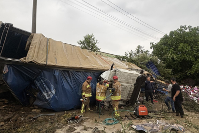 Manisa'da Korkunç Kaza: 2 Ölü, 4 Yaralı