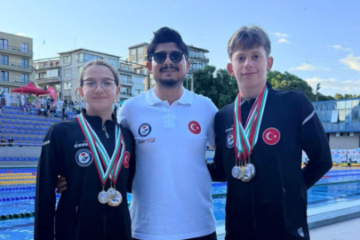 Yıldırımlı genç yüzücüler Türkiye'nin gururu oldu