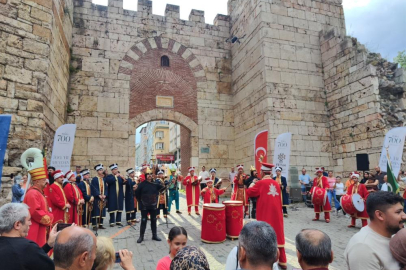 Fethin 700. yılında mehter sesleri Saltanat Kapı'dan yükseldi