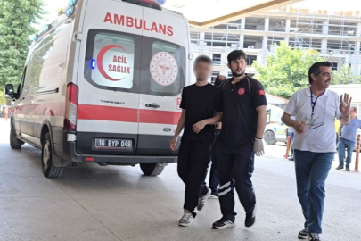 Sınavda rahatsızlanan genç ambulansla hastaneye sevk edildi
