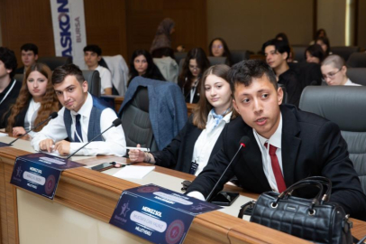Bursa’da Gençler Meclis Simülasyonunda Bir Araya Geldi