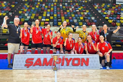 BUÜ Kadın hentbol takımı Türkiye şampiyonu oldu