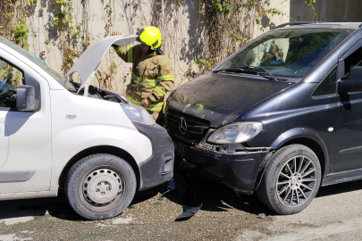 2 Araç Çarpıştı: 1 Yaralı