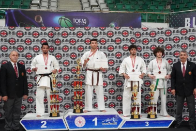 4 ülkeden gelen 180 sporcu, Bursa’daki Kyokushin Kupası’nda buluştu