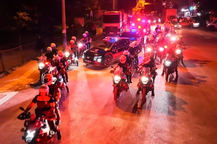 Bursa’da bin polisle dev huzur operasyonu... Mahalleler ablukaya alındı
