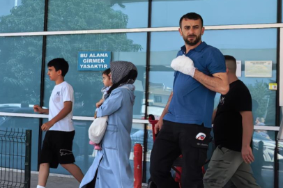 Elini makineye kaptıran işçinin parmağı koptu
