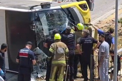 Kontrolden çıkan halk otobüsü devrildi: 1 yaralı