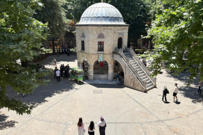 Kozahan'da masa ve sandalyeler yeniden toplatıldı
