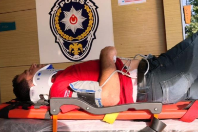 Seyir halindeyken fenalaşan motosiklet sürücüsü park halindeki araca çarptı