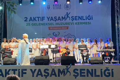 Bursa Nilüfer Kadın Korosu, Huzurevi Yararına Düzenlenen Etkinlikte Sahne Aldı