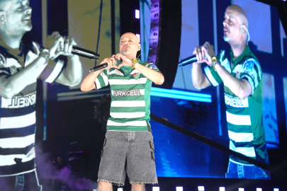 Ceza’dan Bursaspor’a forma jesti