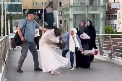 Üst geçitte hemcinsini darp etti: O anlar kamerada