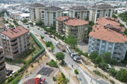 Büyükşehir Üçevler Mahallesi'nde asfalt yeniliyor