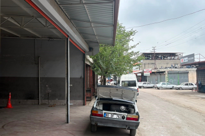 El freni çekilmeyen traktör böyle hareket etti...