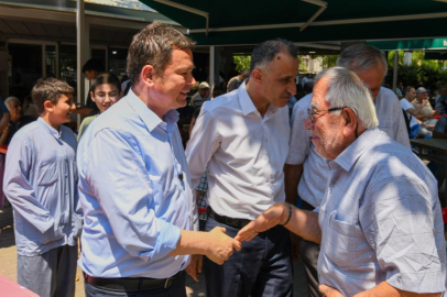 Başkan Aydın vatandaşlarla sahada omuz omuza