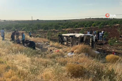 Tarım işçilerini taşıyan minibüs devrildi: 22 yaralı