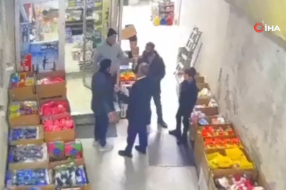 Komşu esnafın müşteri kapma kavgası kamerada