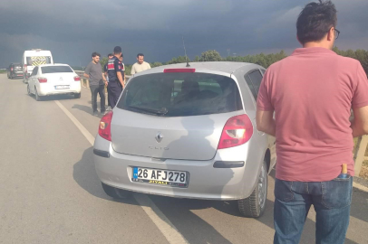 Otomobil bariyere çarparak durabildi: 1 yaralı