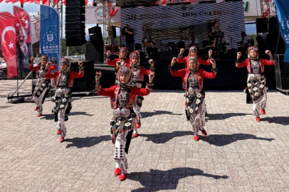 Yenişehir Halk Dansları Topluluğu, Kocayayla Şenlikleri'nde ayakta alkışlandı