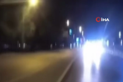 Bursa’da otomobil bariyerlere çarpıp böyle takla attı...Feci kaza kask kamerasında