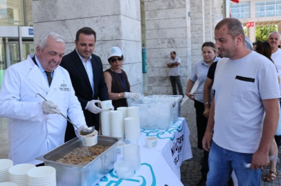Nilüfer’de Aşure İkramları Mahallelerde Devam Ediyor