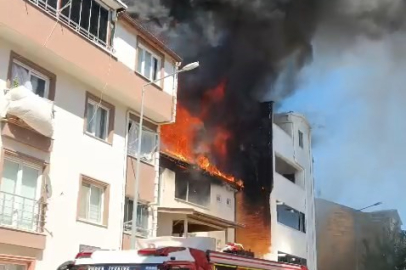 Bursa'da 3 katlı binanın çatısı alevlere teslim oldu