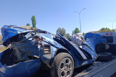 Trafik kazasında anne ve baba öldü, 8 aylık bebek ağır yaralandı