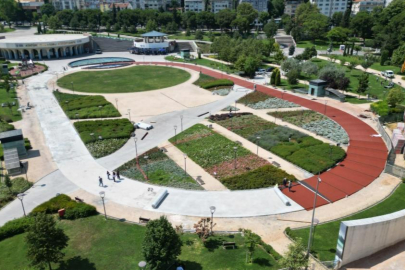 Millet Bahçesi'nde yürüyüş parkuru yenileniyor