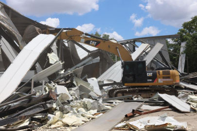 Nilüfer'de toplam 3 bin 300 metrekarelik 3 kaçak yapı yıkıldı