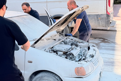 Seyir halindeki otomobil alevlere teslim oldu