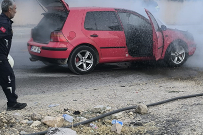 Seyir halindeki otomobil alevlere teslim oldu