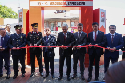 Bursa'da 15 Temmuz programı şehitleri anarak başladı